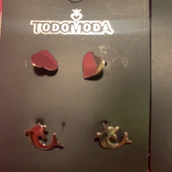 4 Pairs Todomoda Earrings - Picture 2 of 6